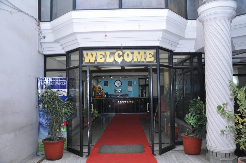 Hotel Saurab Dehradún Kültér fotó